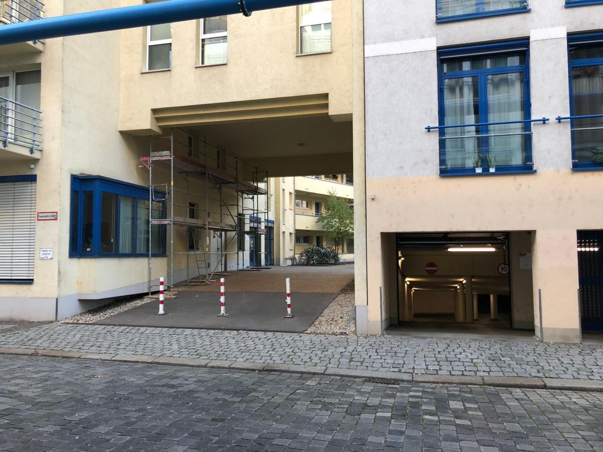 Sonnige Wohnung Im Zentrum Mit Terrasse U Tiefgarage - Netflix & Prime لبسيا المظهر الخارجي الصورة