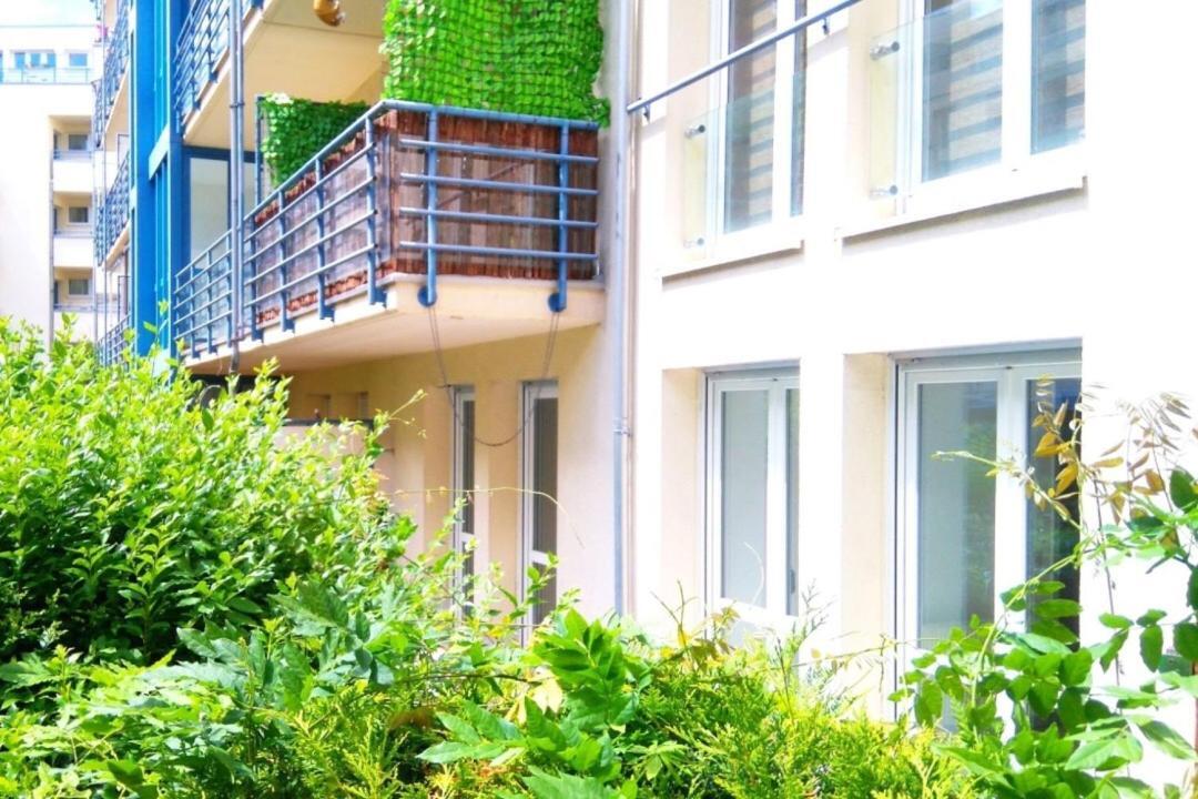 Sonnige Wohnung Im Zentrum Mit Terrasse U Tiefgarage - Netflix & Prime لبسيا المظهر الخارجي الصورة
